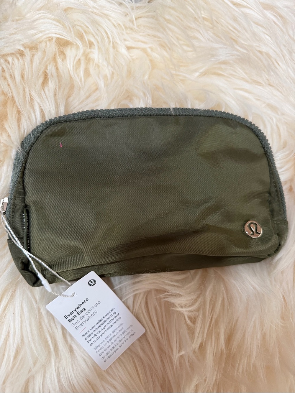 Lululemon everywhere belt Bag new - Picture 2 of 6